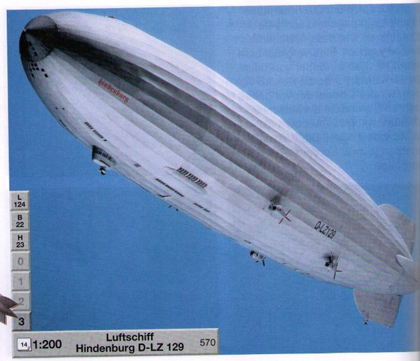 Luftschiff "Hindenburg" Kartonbausatz XL, Nr. 570